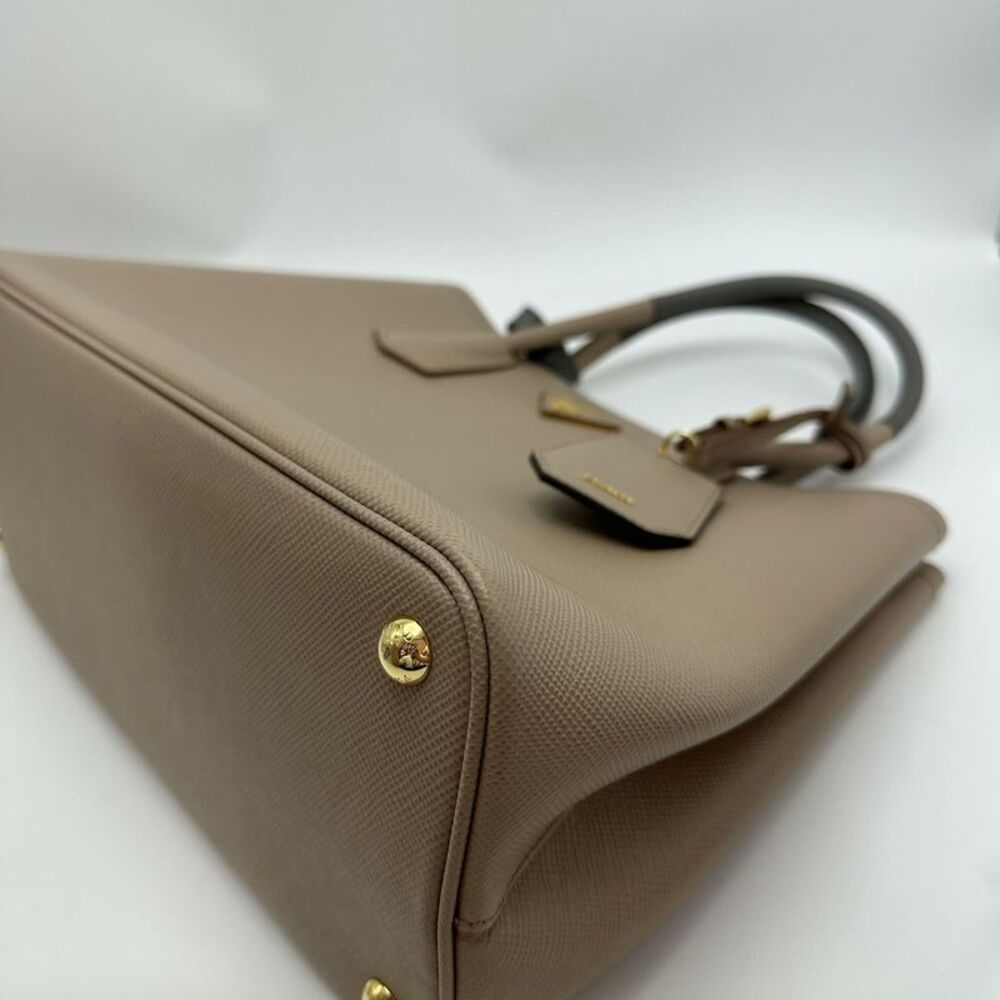 Prada Women Pre-Loved Bag Very Good Condition - Picture 4 of 6